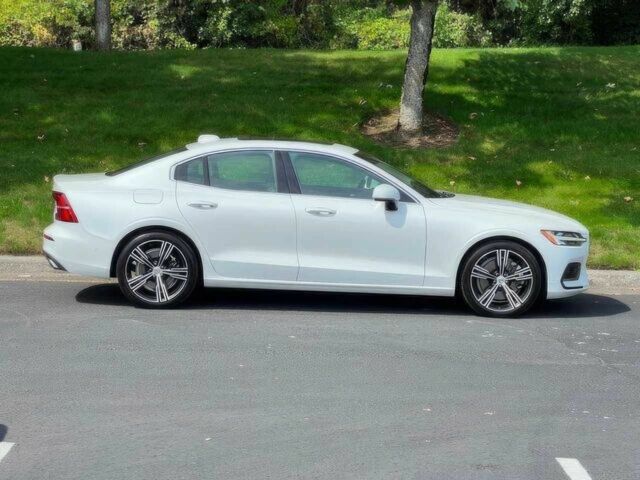 Белый Вольво С60, объемом двигателя 2 л и пробегом 12 тыс. км за 19200 $, фото 2 на Automoto.ua