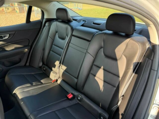 Білий Вольво С60, об'ємом двигуна 2 л та пробігом 17 тис. км за 11700 $, фото 9 на Automoto.ua