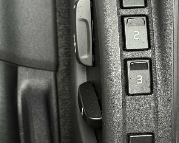 Бежевый Вольво С60, объемом двигателя 2.95 л и пробегом 247 тыс. км за 11000 $, фото 8 на Automoto.ua