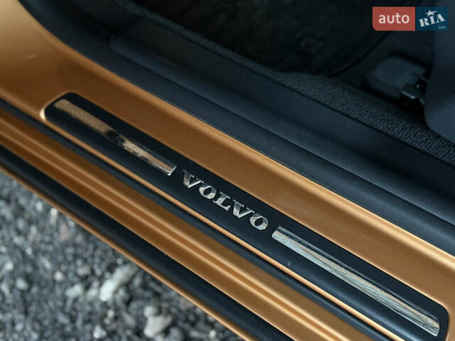 Бежевый Вольво С60, объемом двигателя 2.95 л и пробегом 247 тыс. км за 11000 $, фото 13 на Automoto.ua