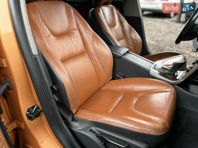 Бежевый Вольво С60, объемом двигателя 2.95 л и пробегом 247 тыс. км за 11000 $, фото 9 на Automoto.ua