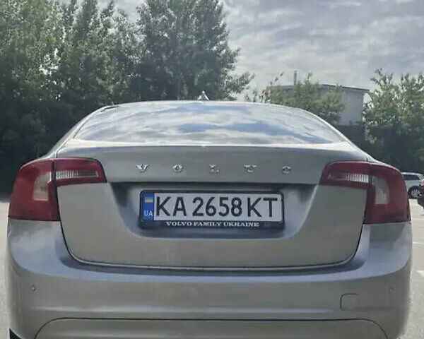 Бежевий Вольво С60, об'ємом двигуна 2.5 л та пробігом 98 тис. км за 16000 $, фото 8 на Automoto.ua