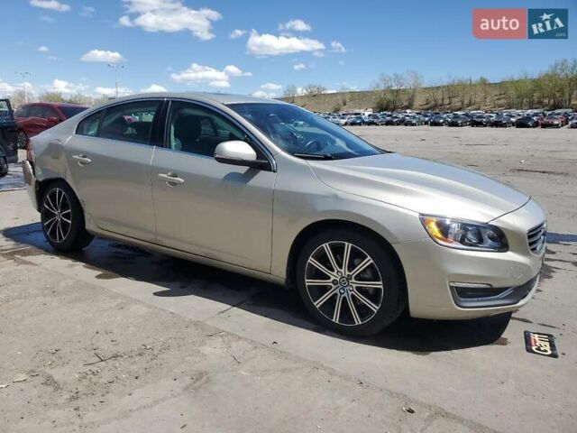 Бежевый Вольво С60, объемом двигателя 2 л и пробегом 77 тыс. км за 2900 $, фото 3 на Automoto.ua