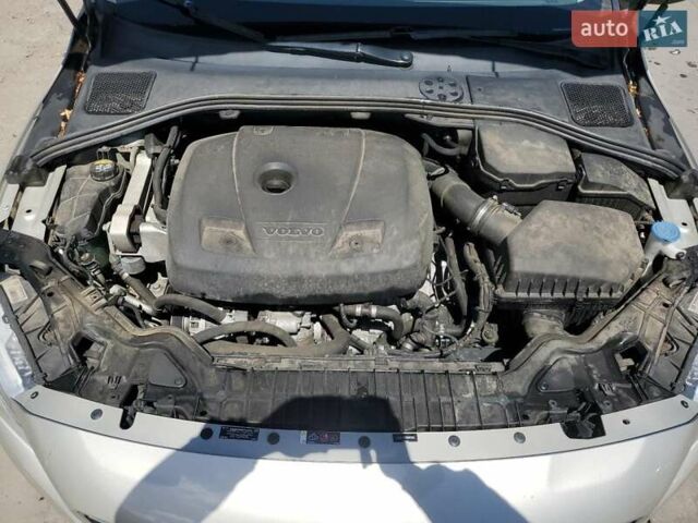 Бежевый Вольво С60, объемом двигателя 2 л и пробегом 77 тыс. км за 2900 $, фото 10 на Automoto.ua