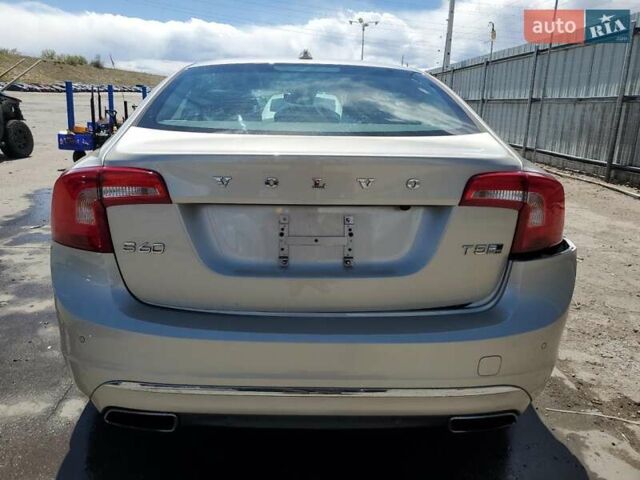 Бежевый Вольво С60, объемом двигателя 2 л и пробегом 77 тыс. км за 2900 $, фото 5 на Automoto.ua