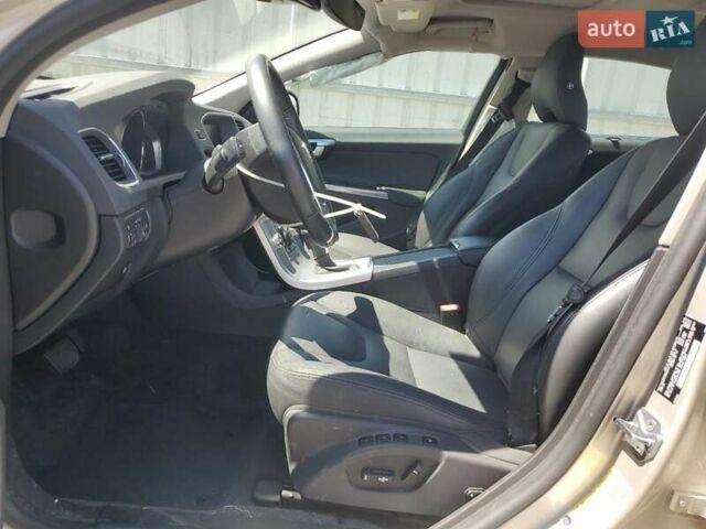 Бежевый Вольво С60, объемом двигателя 2 л и пробегом 77 тыс. км за 2900 $, фото 6 на Automoto.ua