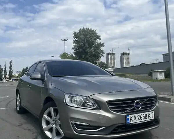 Бежевий Вольво С60, об'ємом двигуна 2.5 л та пробігом 98 тис. км за 16000 $, фото 19 на Automoto.ua