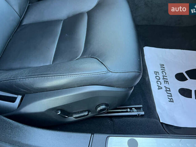 Бежевый Вольво С60, объемом двигателя 1.97 л и пробегом 25 тыс. км за 24000 $, фото 9 на Automoto.ua