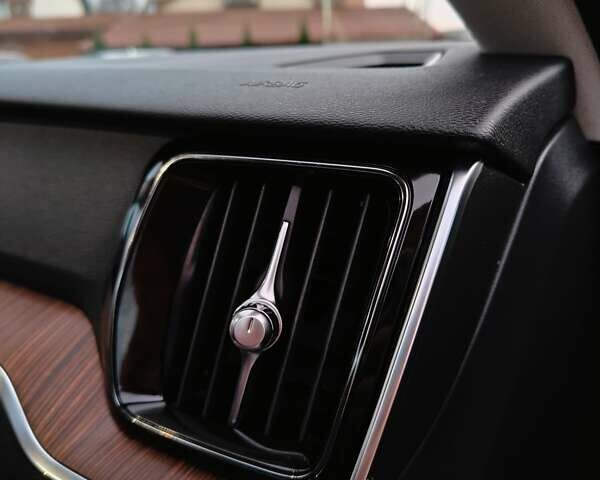 Бежевий Вольво С60, об'ємом двигуна 2 л та пробігом 27 тис. км за 23000 $, фото 10 на Automoto.ua