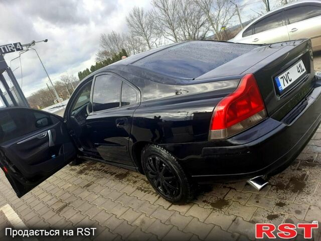 Черный Вольво С60, объемом двигателя 2.4 л и пробегом 0 тыс. км за 2400 $, фото 4 на Automoto.ua