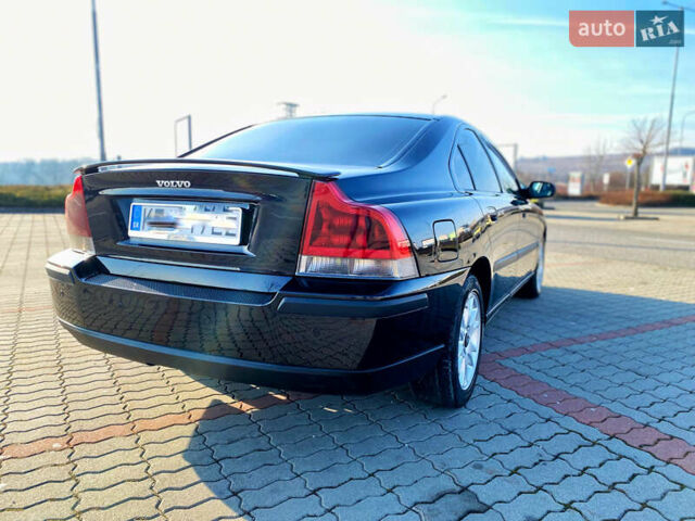 Черный Вольво С60, объемом двигателя 2.4 л и пробегом 307 тыс. км за 3985 $, фото 2 на Automoto.ua