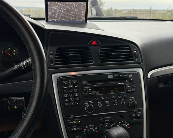 Черный Вольво С60, объемом двигателя 2.4 л и пробегом 348 тыс. км за 6350 $, фото 43 на Automoto.ua