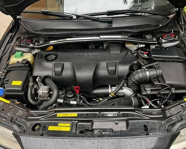 Черный Вольво С60, объемом двигателя 2.4 л и пробегом 245 тыс. км за 6499 $, фото 8 на Automoto.ua