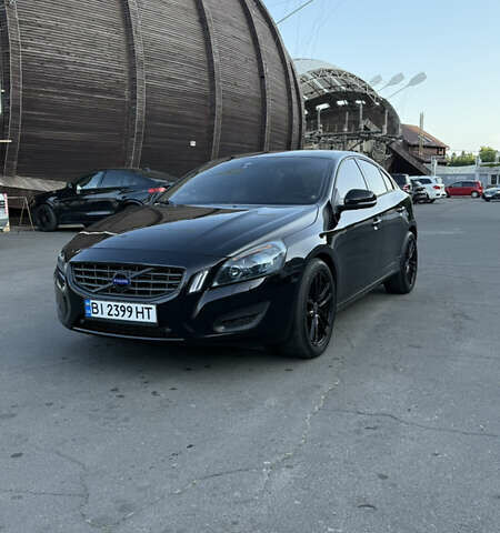 Черный Вольво С60, объемом двигателя 2 л и пробегом 160 тыс. км за 8500 $, фото 2 на Automoto.ua