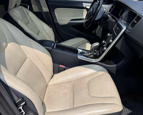 Черный Вольво С60, объемом двигателя 2.95 л и пробегом 197 тыс. км за 9500 $, фото 5 на Automoto.ua