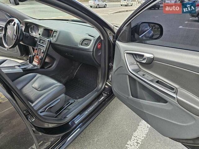 Черный Вольво С60, объемом двигателя 3 л и пробегом 232 тыс. км за 10200 $, фото 7 на Automoto.ua