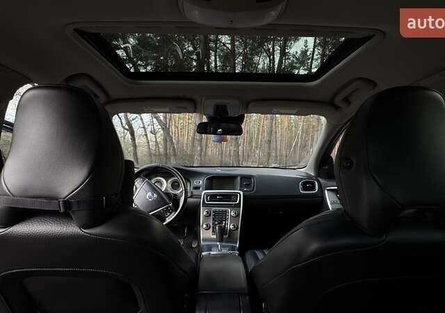 Черный Вольво С60, объемом двигателя 2.5 л и пробегом 285 тыс. км за 10300 $, фото 19 на Automoto.ua