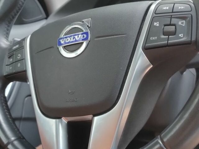 Черный Вольво С60, объемом двигателя 2.5 л и пробегом 215 тыс. км за 8900 $, фото 20 на Automoto.ua