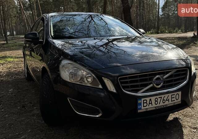 Черный Вольво С60, объемом двигателя 2.5 л и пробегом 285 тыс. км за 10300 $, фото 3 на Automoto.ua