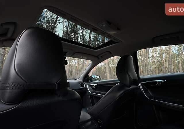 Черный Вольво С60, объемом двигателя 2.5 л и пробегом 285 тыс. км за 10300 $, фото 18 на Automoto.ua