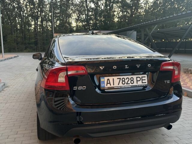 Черный Вольво С60, объемом двигателя 2.5 л и пробегом 215 тыс. км за 8900 $, фото 6 на Automoto.ua