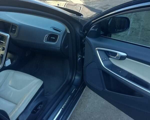 Чорний Вольво С60, об'ємом двигуна 2.5 л та пробігом 240 тис. км за 9800 $, фото 12 на Automoto.ua