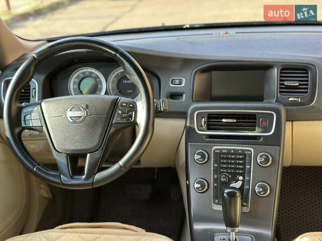 Черный Вольво С60, объемом двигателя 2.5 л и пробегом 338 тыс. км за 7700 $, фото 8 на Automoto.ua