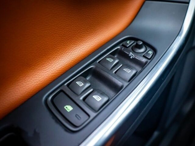 Черный Вольво С60, объемом двигателя 2.5 л и пробегом 215 тыс. км за 8900 $, фото 16 на Automoto.ua