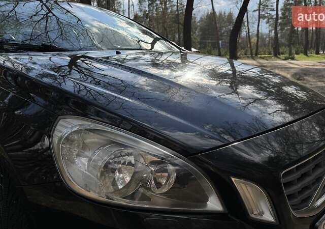 Черный Вольво С60, объемом двигателя 2.5 л и пробегом 285 тыс. км за 10300 $, фото 4 на Automoto.ua