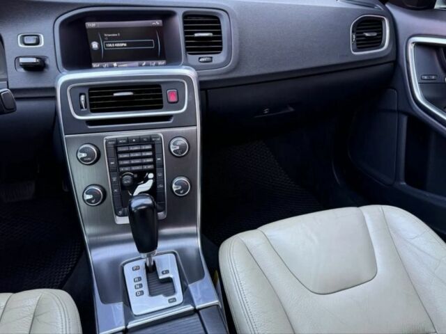 Черный Вольво С60, объемом двигателя 3 л и пробегом 206 тыс. км за 9000 $, фото 5 на Automoto.ua