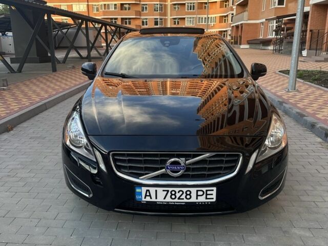 Черный Вольво С60, объемом двигателя 2.5 л и пробегом 215 тыс. км за 8900 $, фото 1 на Automoto.ua
