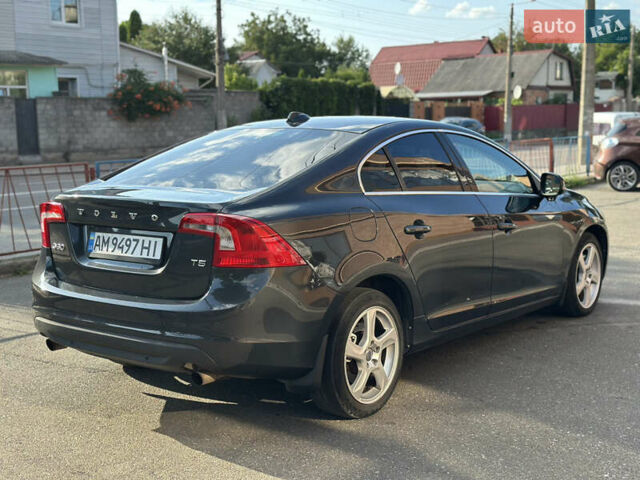 Черный Вольво С60, объемом двигателя 2.5 л и пробегом 337 тыс. км за 8350 $, фото 2 на Automoto.ua