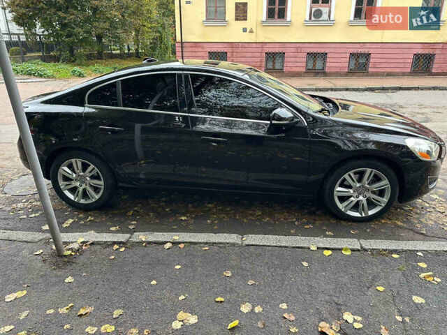 Черный Вольво С60, объемом двигателя 2.52 л и пробегом 170 тыс. км за 11400 $, фото 3 на Automoto.ua