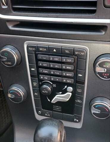 Черный Вольво С60, объемом двигателя 2.5 л и пробегом 297 тыс. км за 9300 $, фото 7 на Automoto.ua