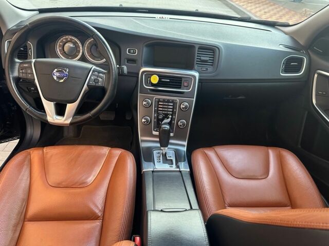 Черный Вольво С60, объемом двигателя 2.5 л и пробегом 215 тыс. км за 8900 $, фото 14 на Automoto.ua