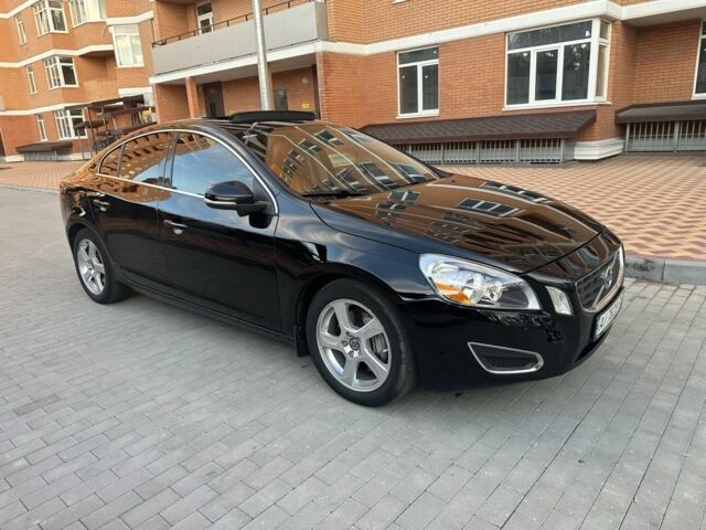 Черный Вольво С60, объемом двигателя 2.5 л и пробегом 215 тыс. км за 8900 $, фото 10 на Automoto.ua