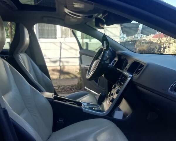 Чорний Вольво С60, об'ємом двигуна 2.5 л та пробігом 240 тис. км за 9800 $, фото 13 на Automoto.ua