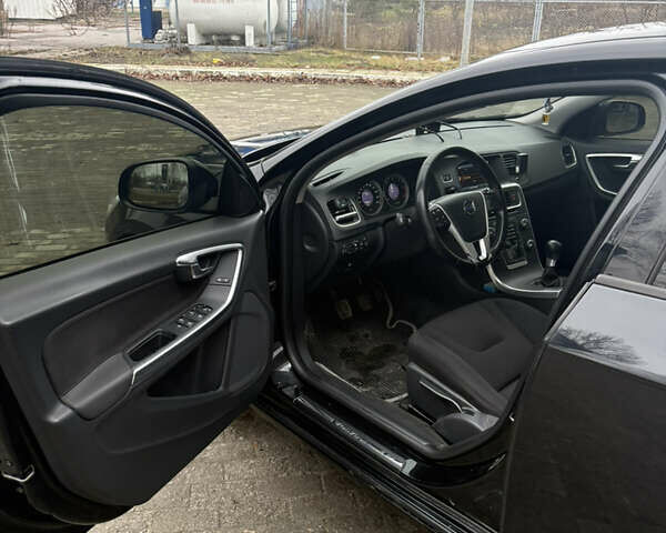 Черный Вольво С60, объемом двигателя 1.56 л и пробегом 270 тыс. км за 10300 $, фото 21 на Automoto.ua