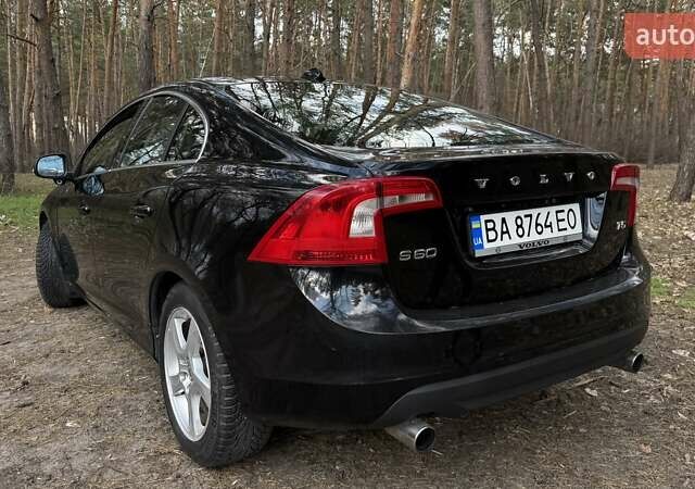 Черный Вольво С60, объемом двигателя 2.5 л и пробегом 285 тыс. км за 10300 $, фото 5 на Automoto.ua