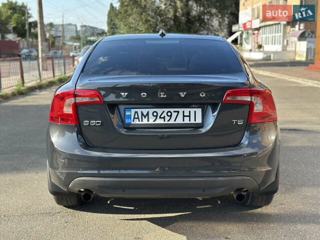 Черный Вольво С60, объемом двигателя 2.5 л и пробегом 338 тыс. км за 7700 $, фото 3 на Automoto.ua
