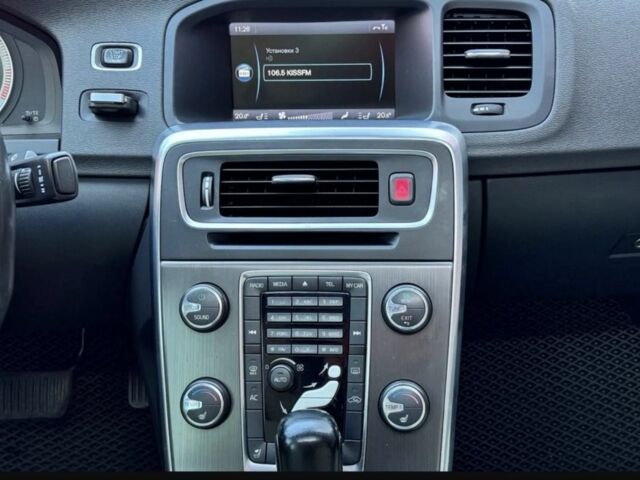 Черный Вольво С60, объемом двигателя 3 л и пробегом 206 тыс. км за 9000 $, фото 9 на Automoto.ua