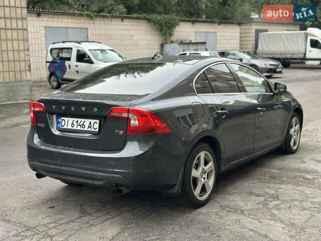 Черный Вольво С60, объемом двигателя 2.5 л и пробегом 337 тыс. км за 8300 $, фото 3 на Automoto.ua