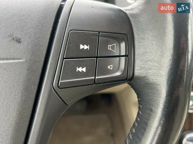 Чорний Вольво С60, об'ємом двигуна 2 л та пробігом 200 тис. км за 9799 $, фото 14 на Automoto.ua