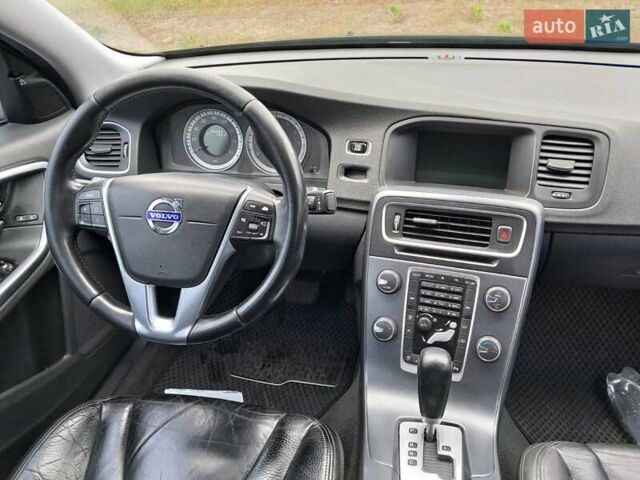 Черный Вольво С60, объемом двигателя 2.5 л и пробегом 297 тыс. км за 9300 $, фото 8 на Automoto.ua