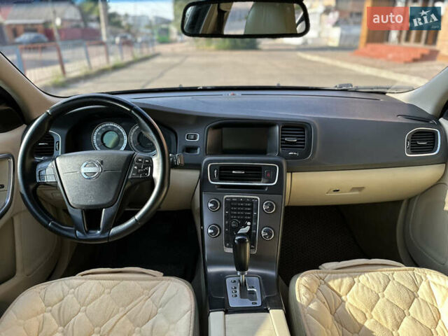 Черный Вольво С60, объемом двигателя 2.5 л и пробегом 338 тыс. км за 7700 $, фото 9 на Automoto.ua