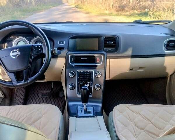 Чорний Вольво С60, об'ємом двигуна 2.5 л та пробігом 337 тис. км за 9400 $, фото 6 на Automoto.ua