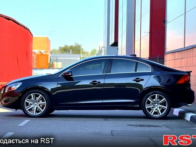 Черный Вольво С60, объемом двигателя 3 л и пробегом 206 тыс. км за 11000 $, фото 1 на Automoto.ua