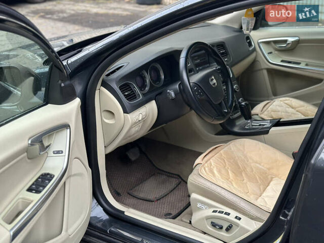 Черный Вольво С60, объемом двигателя 2.5 л и пробегом 337 тыс. км за 8300 $, фото 8 на Automoto.ua