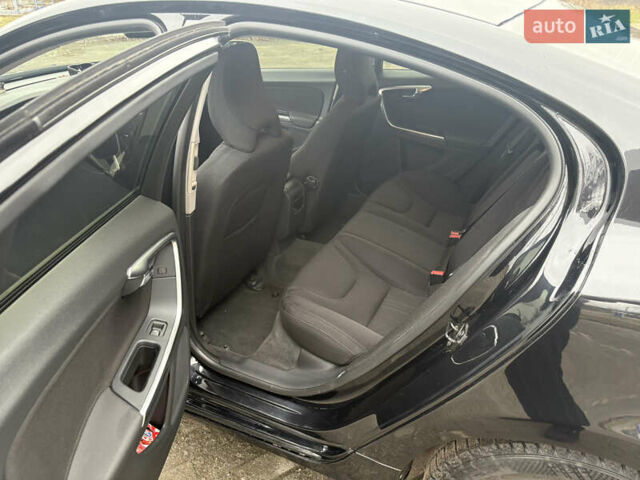 Черный Вольво С60, объемом двигателя 1.56 л и пробегом 270 тыс. км за 10300 $, фото 22 на Automoto.ua