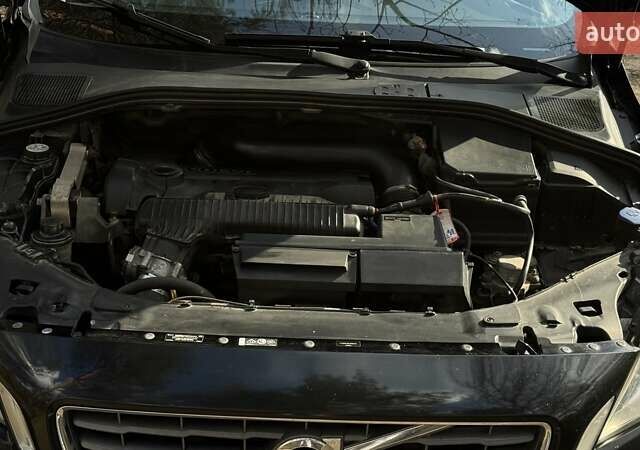 Черный Вольво С60, объемом двигателя 2.5 л и пробегом 285 тыс. км за 10300 $, фото 27 на Automoto.ua